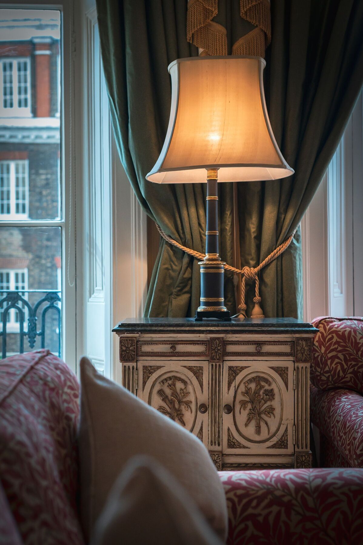 Апартаменты 10 Curzon Street By Mansley Лондон Интерьер фото